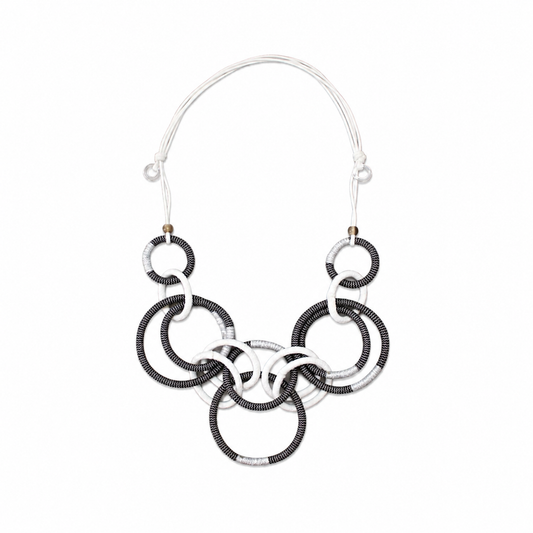 Black & White Link CICI Necklace قلب لون أبيض و أسود