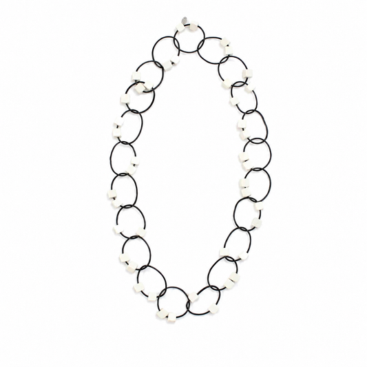 Ivory Beaded Loop Necklace قلب لون أبيض و أسود